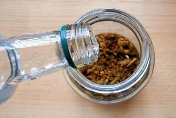 Preparazione di un'infusione curativa di propoli per la potenza