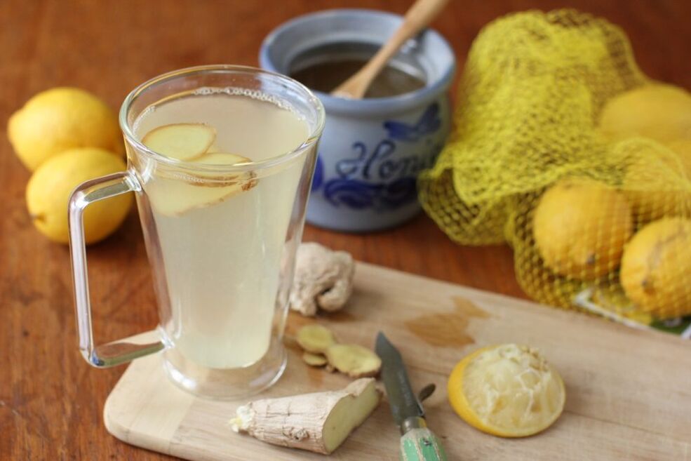 Limonata allo zenzero con miele e succo di limone
